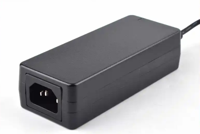 明緯綠能新風尚便攜快充任你享